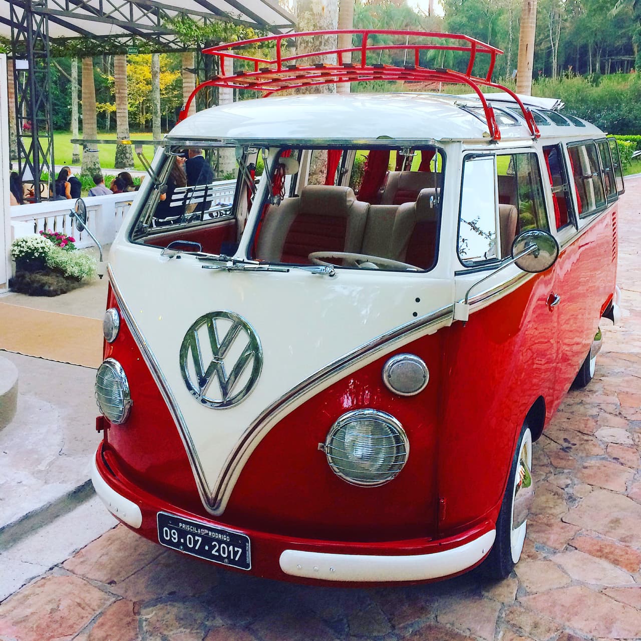 Kombi decorada para casamento